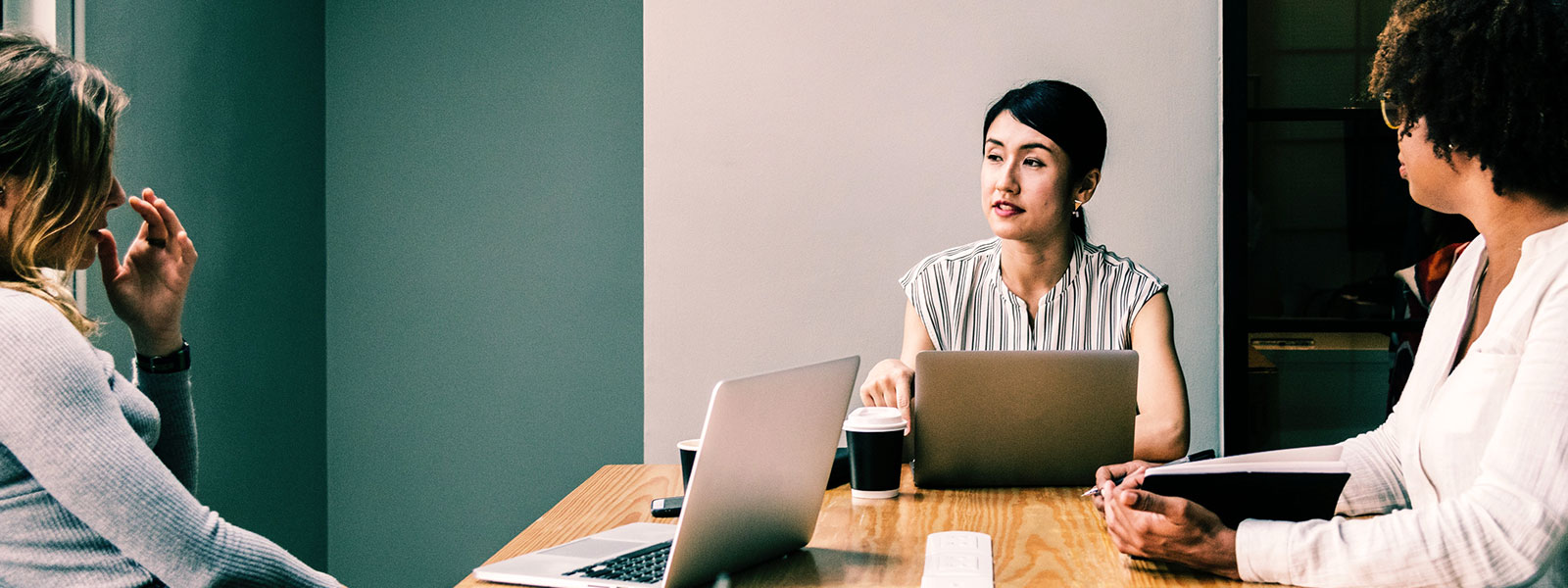 How to pay contractors in Japan